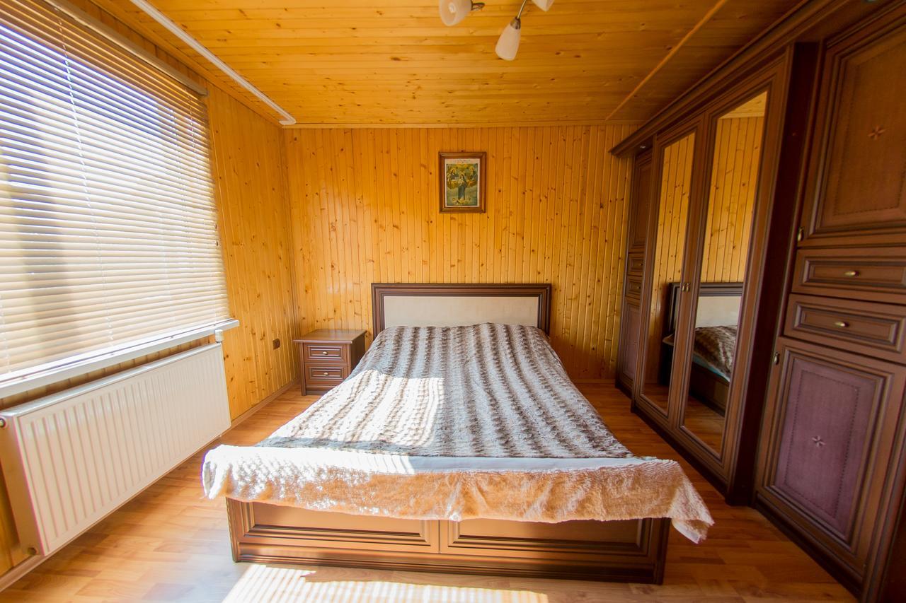 Guest House Suzirya Karpat Yaremche Eksteriør billede
